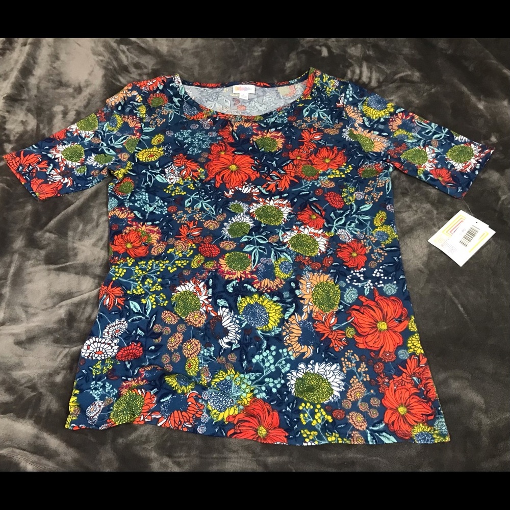 NWT- Lularoe Floral Gigi Size Large